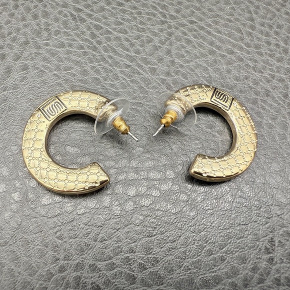 Laundry By Shelli Segal Green Enamel Hoop Earrings - Picture 5 of 7